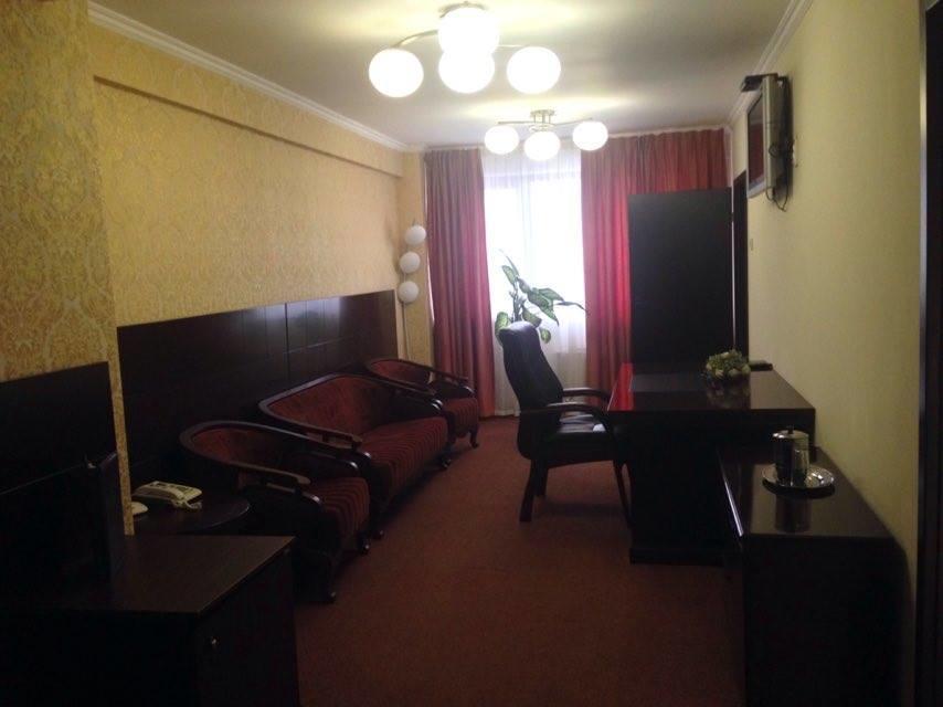Hotel Helin Aeroport - Craiova Kültér fotó